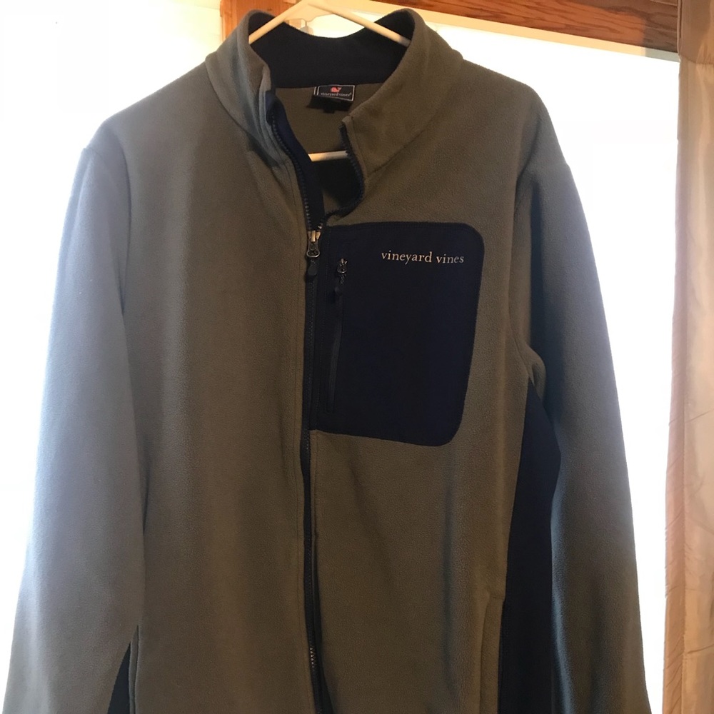 Vineyard vines fleece jacket